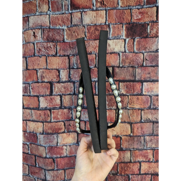 Tory Burch Pearl Thin Flip Flops Size 8. Worn maybe once or twice. - Picture 6 of 8